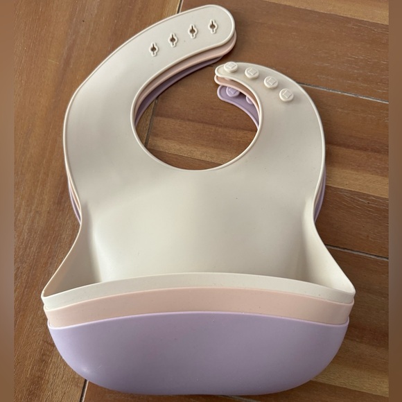 Mushi Silicone Bibs - Picture 1 of 5